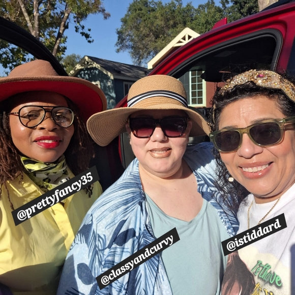 🎶💃11/16 7:09AM PST SHARING YOURS & MINE PLEASE NO SHIPPING SUPPLIES OR MAC 🎶 - Picture 3 of 15